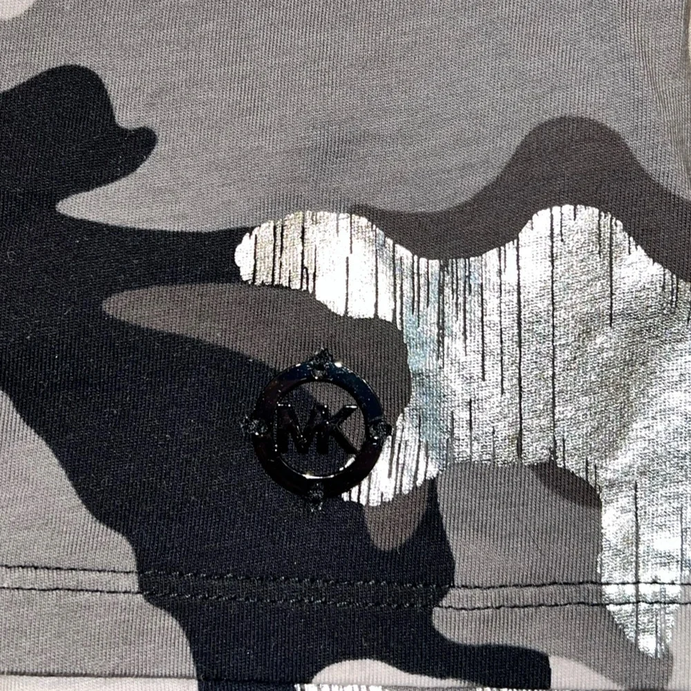 New Michael Kors black and gray metallic camouflage long-sleeve T-shirt size XL.